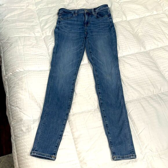 American Eagle high rise skinny Women's Jeans size 4L and 4S EUC! - Picture 1 of 3